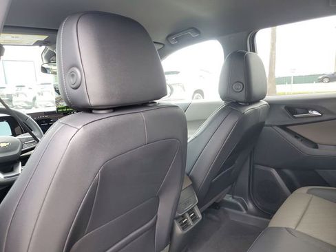 New 2026 Chevrolet Equinox LT w/ Convenience Package II image 9