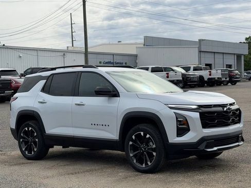 New 2026 Chevrolet Equinox RS w/ LPO, Floor Liner Package image 4