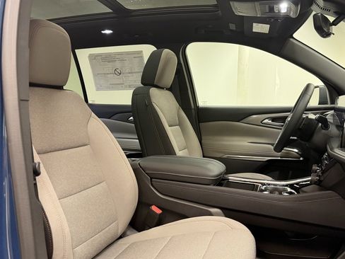 New 2026 Chevrolet Traverse LT w/ Sun and Wheel Package image 15