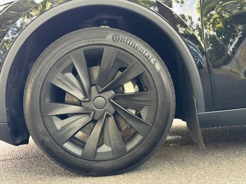 Used 2026 Tesla Model Y Long Range RWD image 39