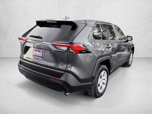 Used 2024 Toyota RAV4 LE AWD/4WD image 5