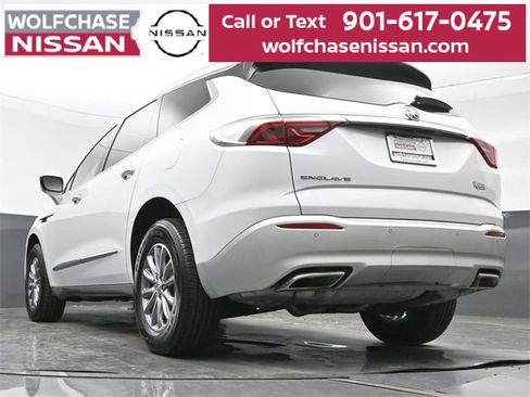Used 2023 Buick Enclave Essence image 23
