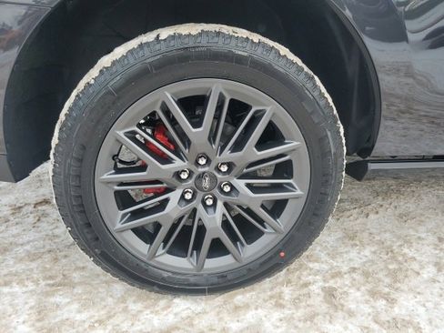 New 2025 Ford Expedition Platinum w/ Stealth Performance Package image 9