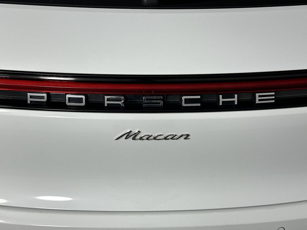 Used 2020 Porsche Macan AWD/4WD image 28