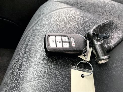 Used 2022 Honda Pilot Touring image 15