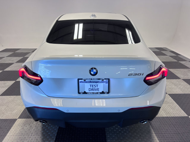 Used 2024 BMW 230i Coupe w/ Convenience Package RWD image 4