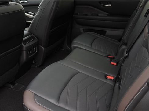 Used 2023 Nissan Pathfinder Platinum w/ Cargo Package image 14