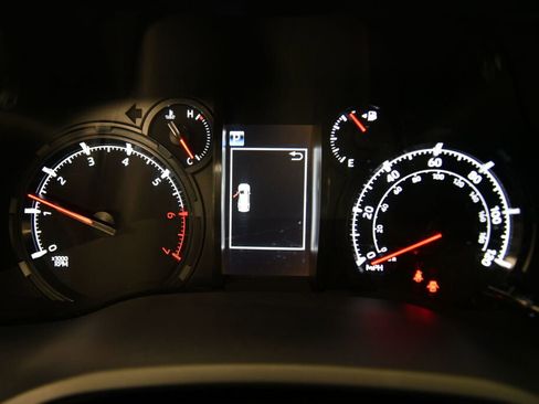 Certified 2024 Toyota 4Runner SR5 image 14