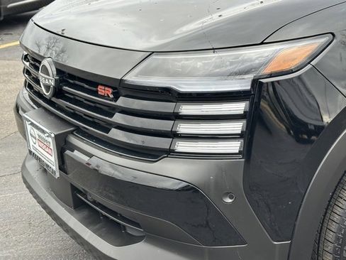 Certified 2025 Nissan Kicks SR image 9