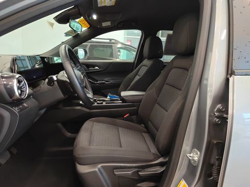 Used 2026 Chevrolet Equinox LT FWD image 11