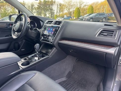 Used 2019 Subaru Outback 2.5i Limited AWD/4WD image 9