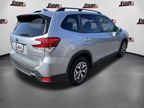 Used 2019 Subaru Forester Premium AWD/4WD image 5