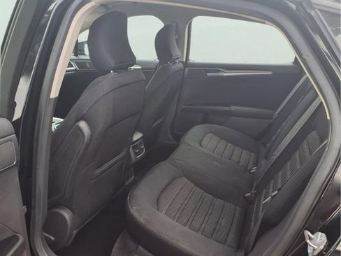 Used 2016 Ford Fusion SE FWD image 18