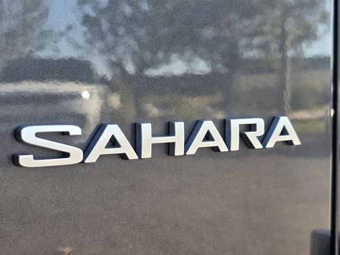 Used 2022 Jeep Wrangler Unlimited Sahara image 11