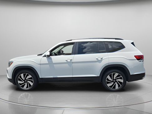 Certified 2024 Volkswagen Atlas SE FWD image 2