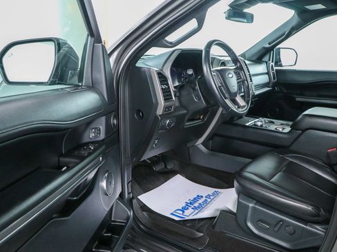 Used 2021 Ford Expedition XLT RWD image 3