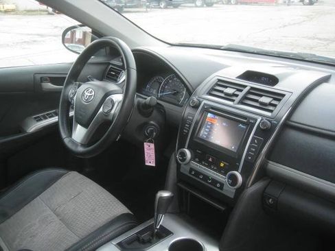 Used 2012 Toyota Camry SE FWD image 18