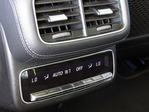 Used 2025 Mercedes-Benz GLS 450 4MATIC image 40