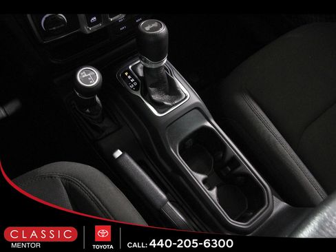 Used 2021 Jeep Wrangler Sport S image 14