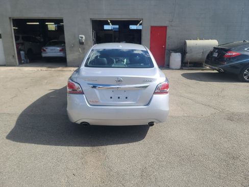 Used 2015 Nissan Altima 3.5 SL FWD image 6