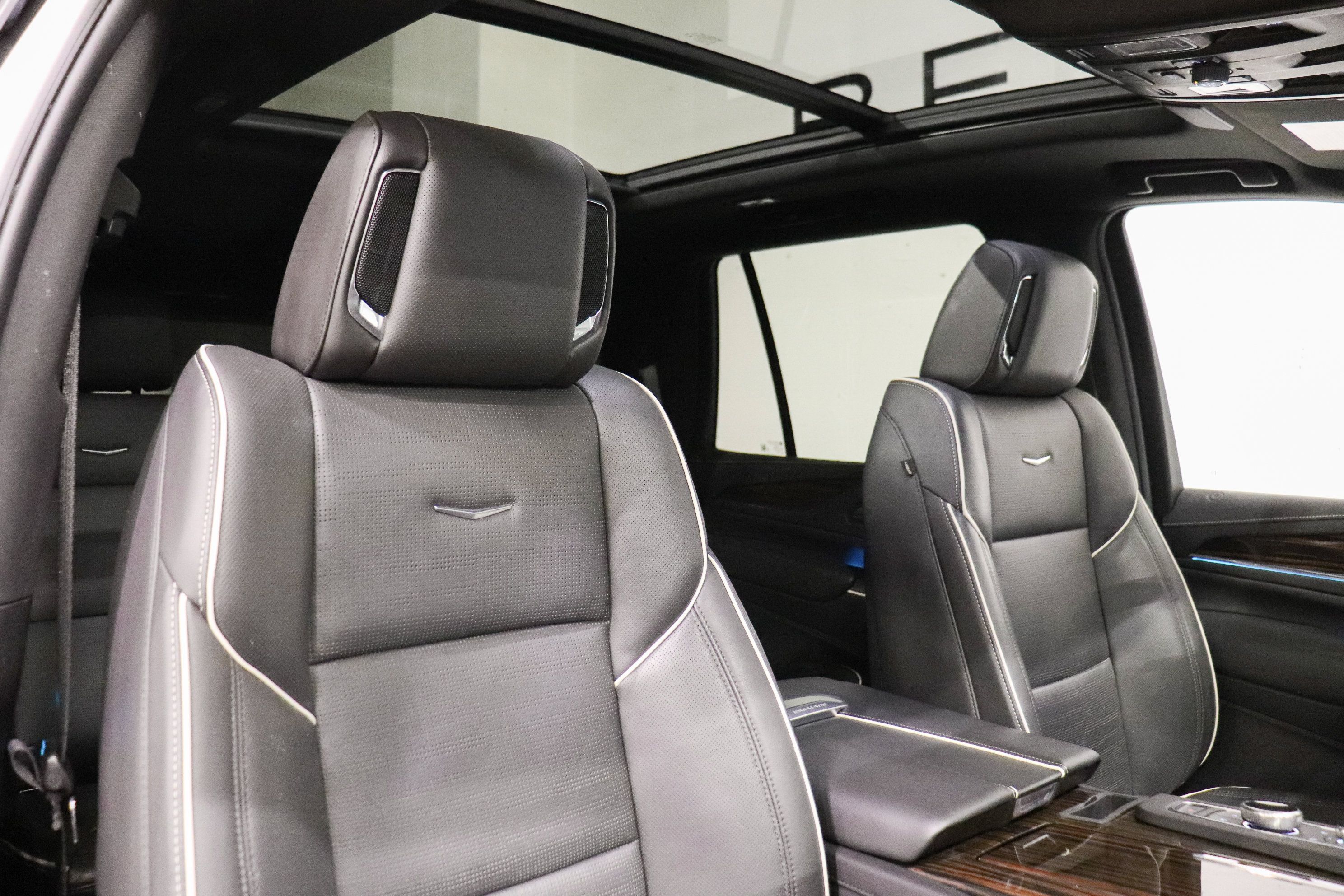 Used 2023 Cadillac Escalade Premium Luxury w/ LPO, Floor Liner Package AWD/4WD image 14