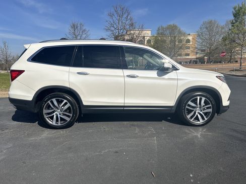 Used 2017 Honda Pilot Elite image 10