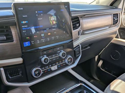 Used 2024 Ford Expedition Max Limited image 15