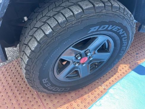 Used 2020 Jeep Gladiator Sport w/ Quick Order Package 24S AWD/4WD image 9