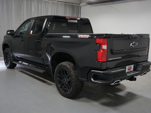 Used 2024 Chevrolet Silverado 1500 LT Trail Boss w/ Convenience Package II AWD/4WD image 6