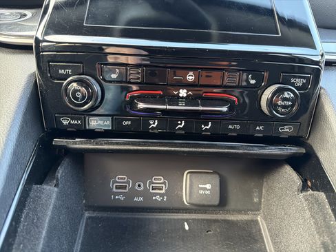 Used 2022 Jeep Grand Cherokee L Laredo w/ Luxury Tech Group I image 20