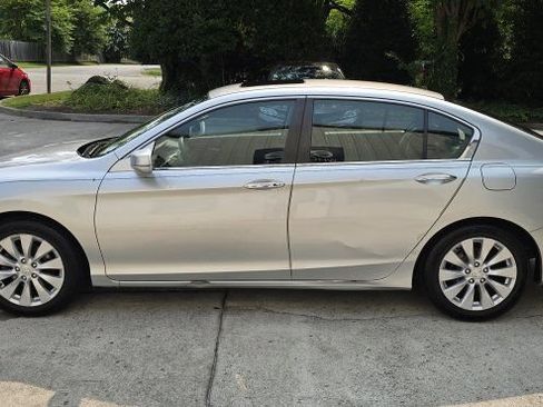 Used 2014 Honda Accord EX image 2