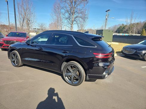 Used 2025 Genesis GV70 3.5T Sport w/ Sport Prestige Package image 5