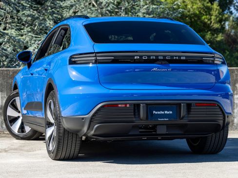 New 2026 Porsche Macan 4 Electric AWD/4WD image 3