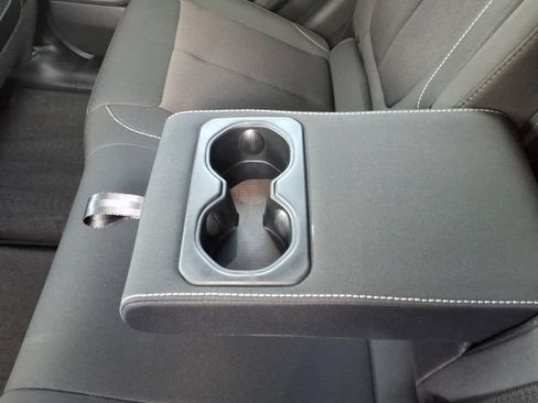 Used 2025 Jeep Grand Cherokee Laredo RWD image 8