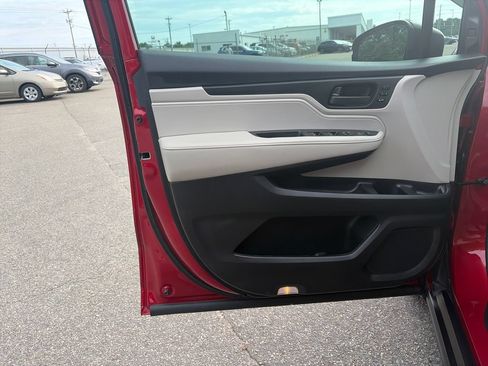 Used 2025 Honda Odyssey EX-L image 18