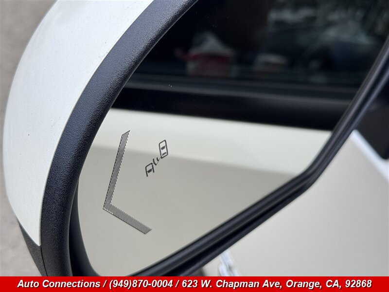 Used 2014 GMC Yukon XL Denali AWD/4WD image 34