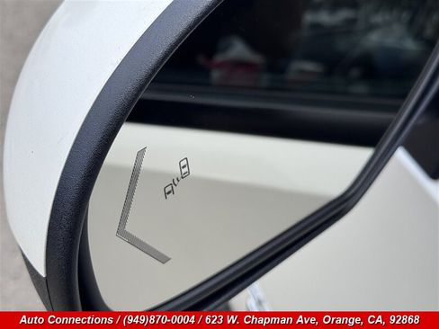 Used 2014 GMC Yukon XL Denali AWD/4WD image 34