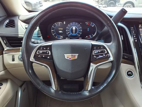 Used 2019 Cadillac Escalade Luxury RWD image 37