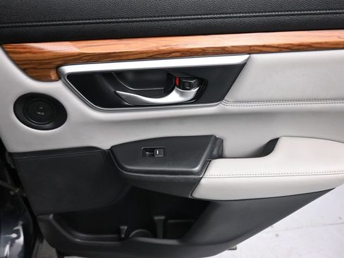 Used 2019 Honda CR-V Touring image 38