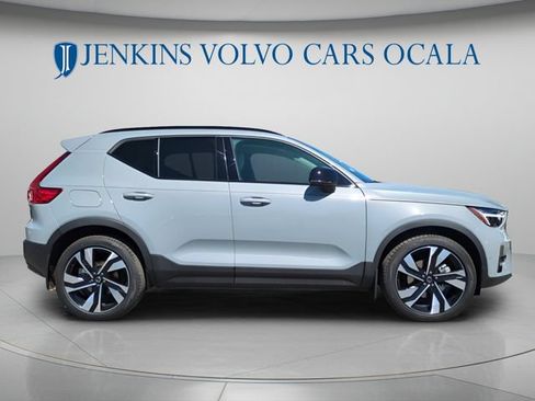 New 2026 Volvo XC40 B5 Ultra AWD/4WD image 2