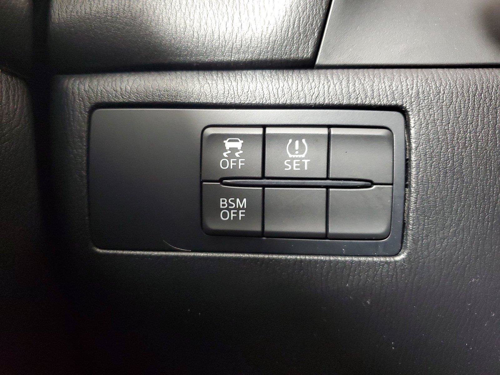 Used 2016 MAZDA MAZDA3 i Sport w/ Preferred Equipment Package FWD image 34
