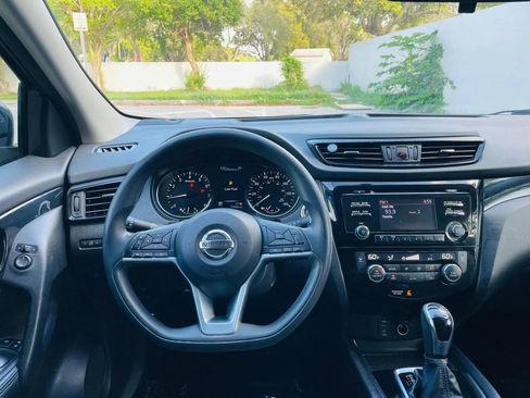 Used 2017 Nissan Rogue Sport SV FWD image 13