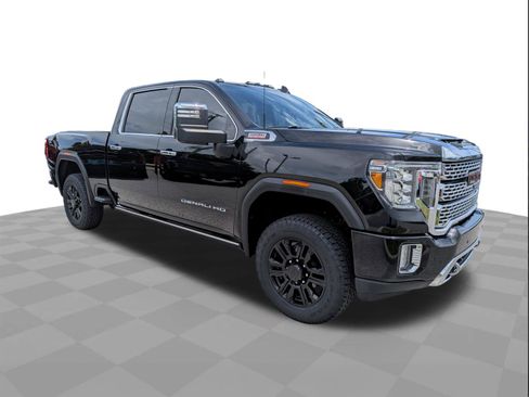Used 2022 GMC Sierra 2500 Denali w/ Denali Black Diamond Edition AWD/4WD image 2