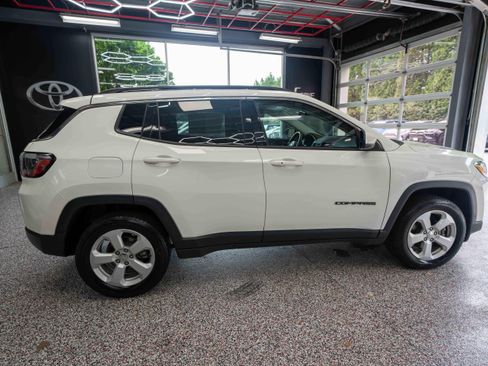 Used 2021 Jeep Compass Latitude w/ Convenience Group AWD/4WD image 4