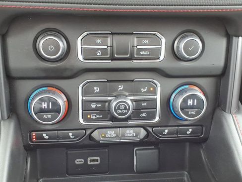Used 2023 Chevrolet Suburban High Country AWD/4WD image 21