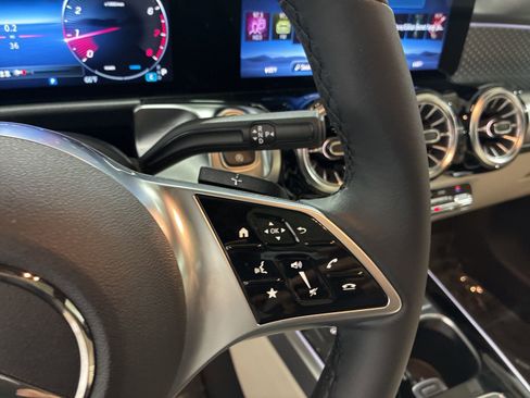 New 2026 Mercedes-Benz GLB 250 4MATIC image 12