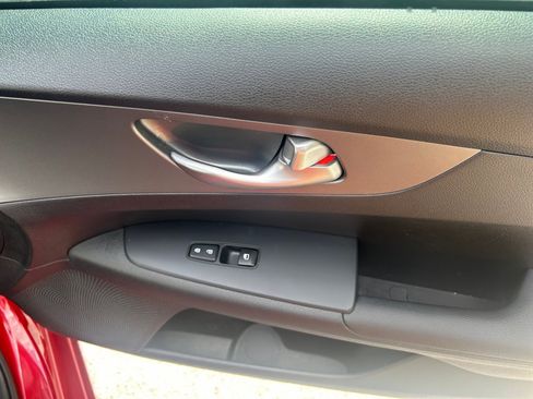 Used 2019 Kia Forte LXS FWD image 31