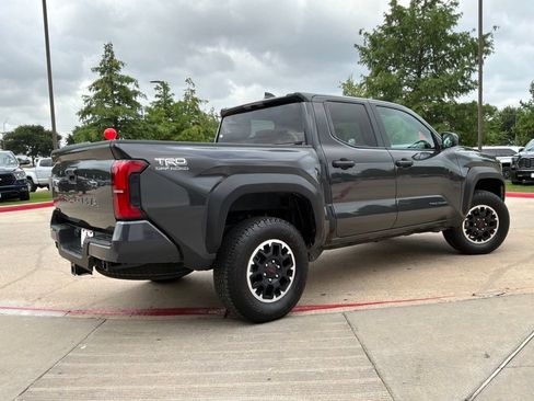 Used 2025 Toyota Tacoma TRD Off-Road AWD/4WD image 6