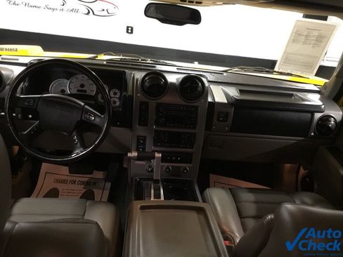 Used 2003 HUMMER H2 w/ Preferred Equipment Group image 29