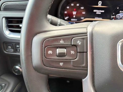 Used 2024 GMC Yukon SLT image 28